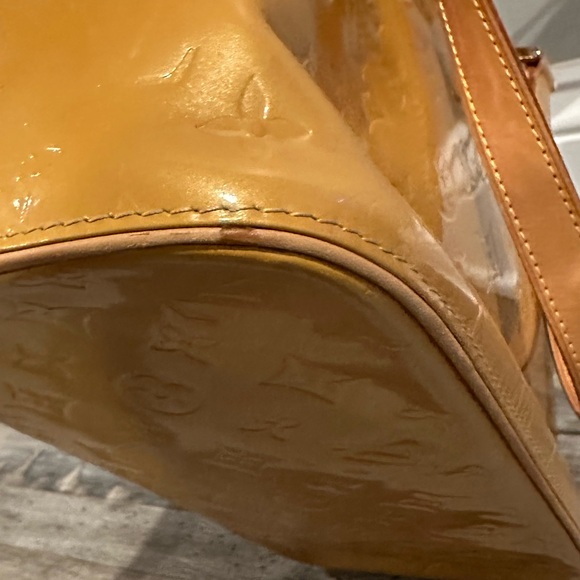 Authentic Louis Vuitton Yellow Vernis Houston Tote Bag - Picture 6 of 8